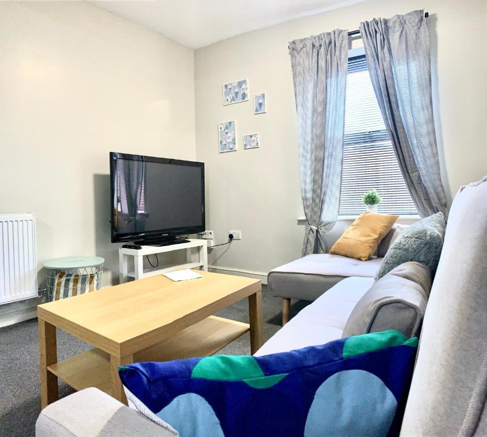 Free, Large Car Park Apartment Wakefield Eksteriør bilde